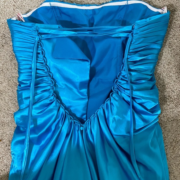 💎Prom Dress with Gem Detailing - Sky Blue💎 - Picture 7 of 12